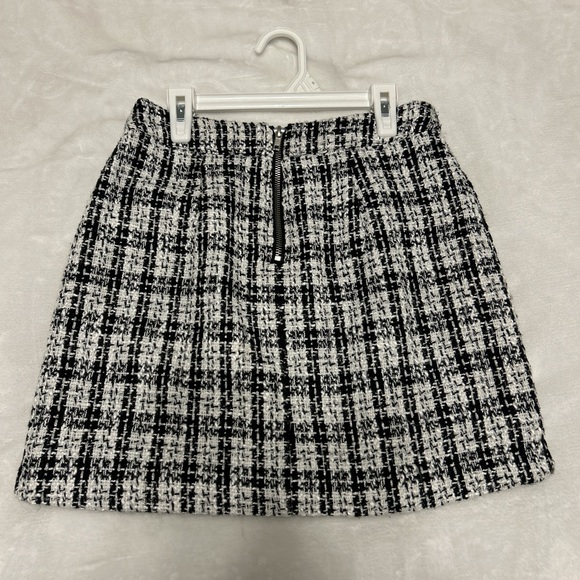 Black and white plaid skirt - Picture 2 of 2
